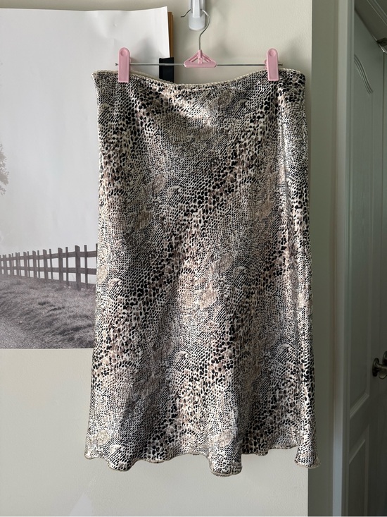 XOXO Dresses & Skirts - Y2K XOXO Snake Print Satin Midi Skirt Medium